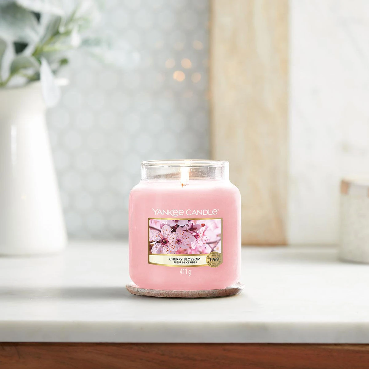 Yankee Candle Cherry Blossom Medium Jar Candle 5 Yankee Candle Cherry Blossom Medium Jar Candle - Image 3
