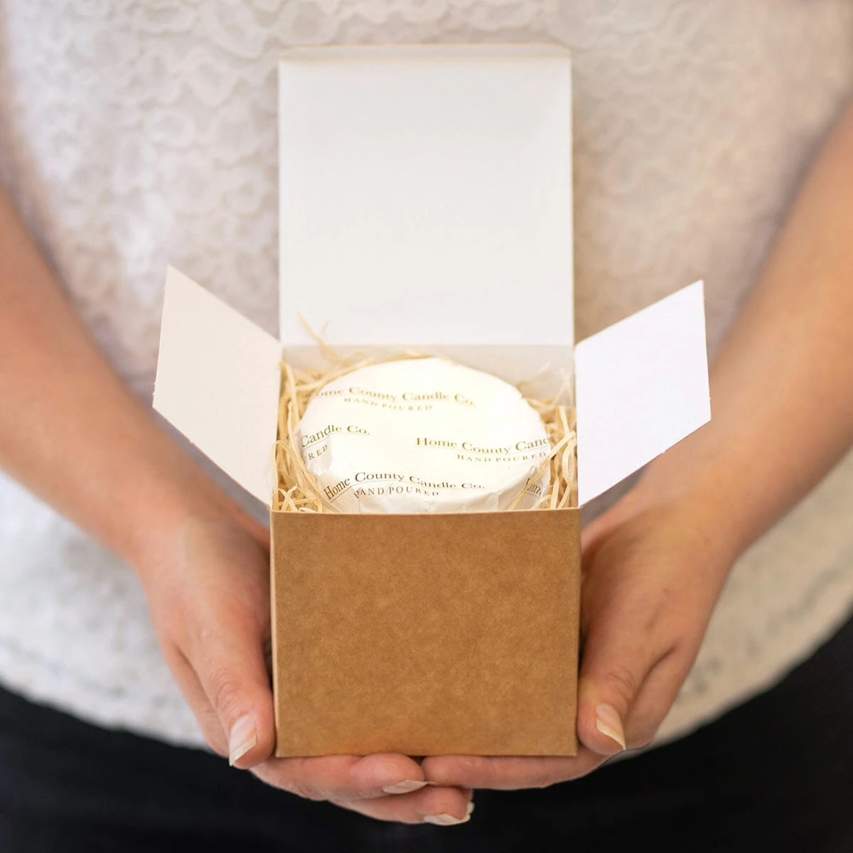 Home County Candle Co. The Buckinghamshire - Cedar & Wild Berries Soy Candle 5 Home County Candle Co. The Buckinghamshire - Cedar & Wild Berries Soy Candle - Image 3