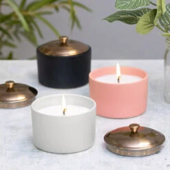 Paddywax Hygge 141g Tobacco & Vanilla White Ceramic Soy Candle -Yankee Candle Shop paddywax hy502eu hygee tobacco vanilla white ceramic candle 3