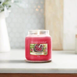 Yankee Candle Red Raspberry Medium Jar Candle -Yankee Candle Shop red raspberry medium jar