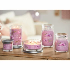 Yankee Candle Wild Orchid Signature Medium Jar Candle -Yankee Candle Shop wild orchids signature collection lifestyle 1 2