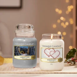 Yankee Candle Candlelit Cabin Large Jar Candle -Yankee Candle Shop yankee candle 1623715e candlelit cabin large jar candle lifestyle 3