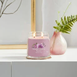 Yankee Candle Wild Orchid Signature Medium Jar Candle -Yankee Candle Shop yankee candle 1630013e wild orchid signature medium jar candle lifestyle 1