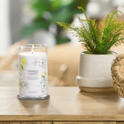 Yankee Candle Midnight Jasmine Signature Large Tumbler Candle 7 Yankee Candle Midnight Jasmine Signature Large Tumbler Candle -Yankee Candle Shop yankee candle 1630715e midnight jasmine signature large tumbler candle lifestyle 1