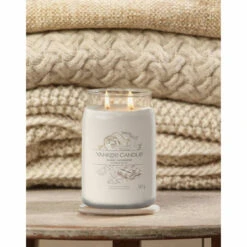 Yankee Candle Warm Cashmere Signature Large Jar Candle 9 Yankee Candle Warm Cashmere Signature Large Jar Candle -Yankee Candle Shop yankee candle 1701379e warm cashmere signature large jar candle lifestyle 3
