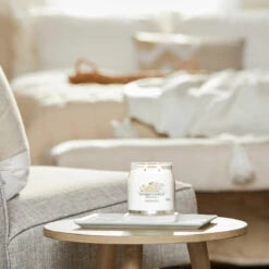 Yankee Candle Wedding Day Signature Medium Jar Candle -Yankee Candle Shop yankee candle 1701389e wedding day signature medium jar candle lifestyle 1